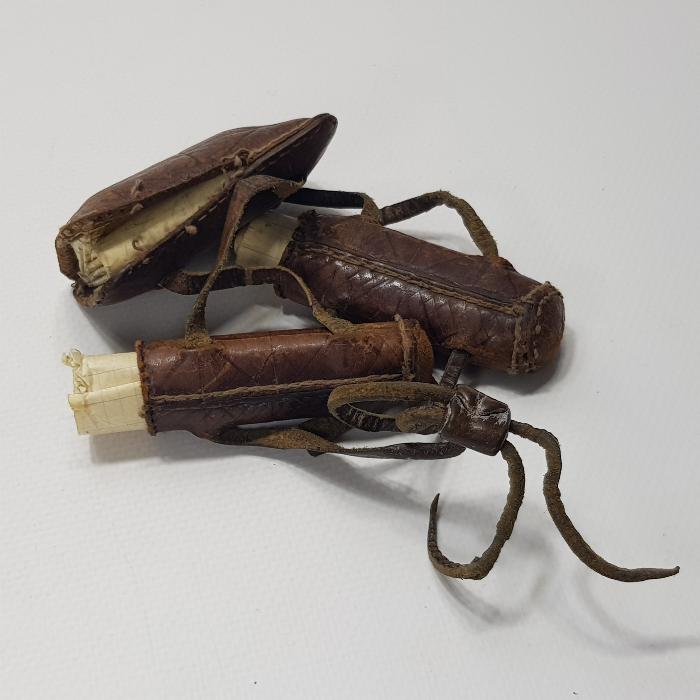 OSMANLI DÖNEMİ İÇİ EL YAZMA DUALAR BULUNAN NADİR FORMDA DERVİŞ PAZUBENDİ