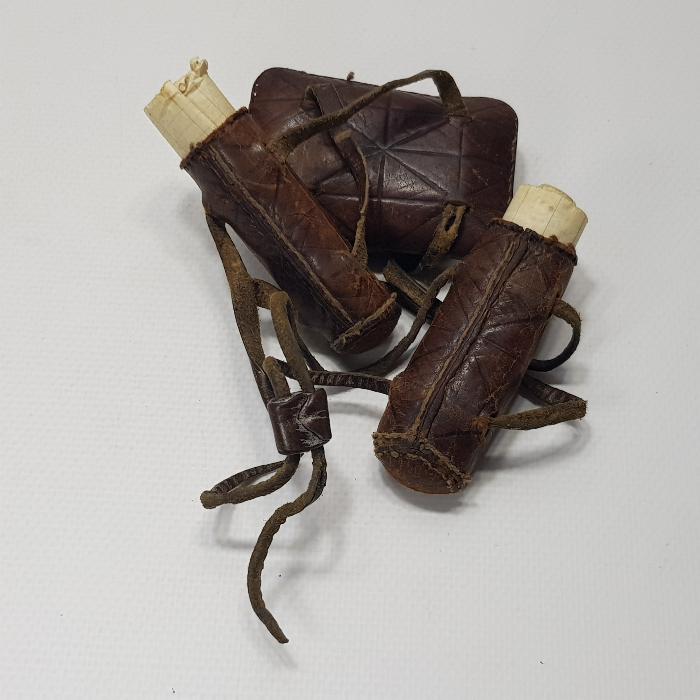 OSMANLI DÖNEMİ İÇİ EL YAZMA DUALAR BULUNAN NADİR FORMDA DERVİŞ PAZUBENDİ