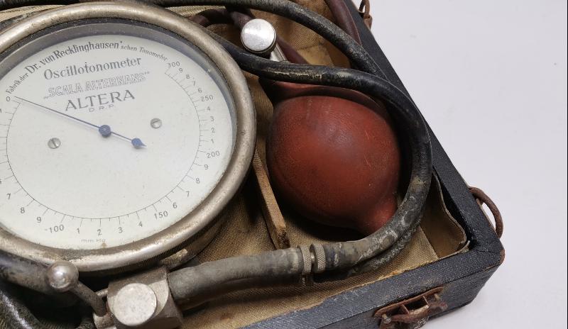 OSMANLI TIP TARİHİ: I.M.FARHI ISTANBUL YAZILI KUTUSU İÇİNDE TANSİYON ALETİ