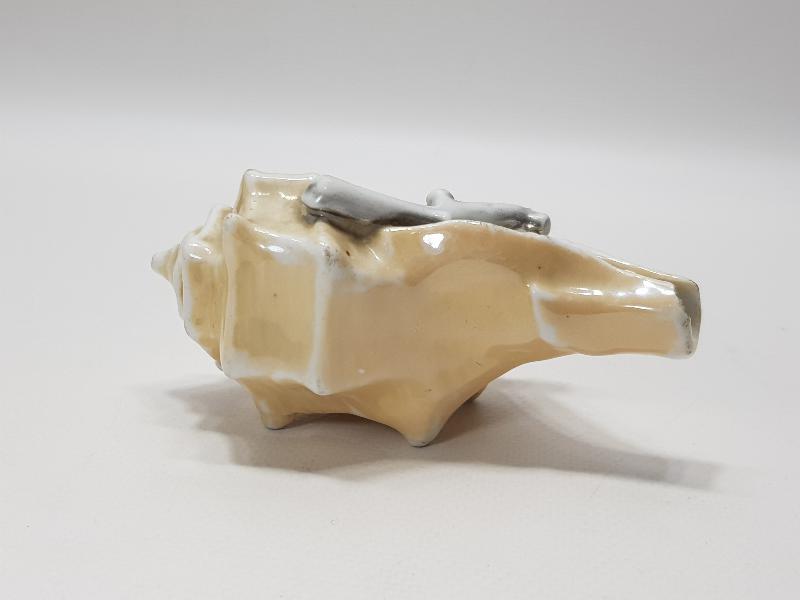 ANTİKA SALYANGOZ FORMLU PORSELEN KÜL TABLASI 