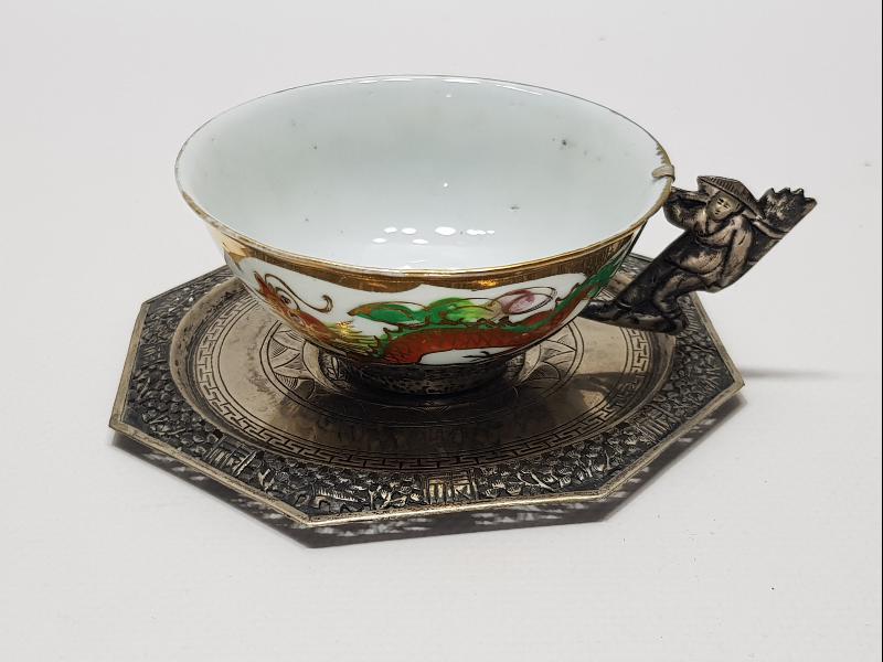 ESKİ JAPON İŞİ GÜMÜŞ & PORSELEN SAKE FİNCANI