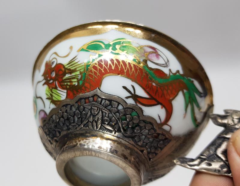 ESKİ JAPON İŞİ GÜMÜŞ & PORSELEN SAKE FİNCANI