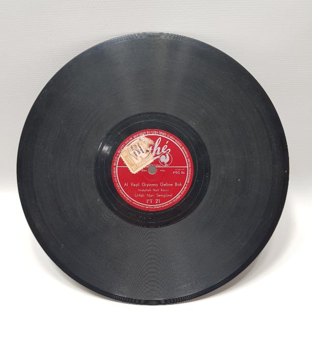 KORE SAVAŞI TÜRKÜSÜ - NURİ SESİGÜZEL TAŞ PLAK