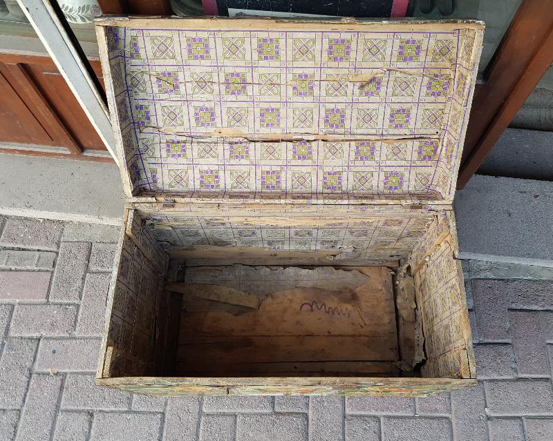 OSMANLI DEVLET ARMALARIYLA SÜSLÜ ÇEYİZ SANDIĞI