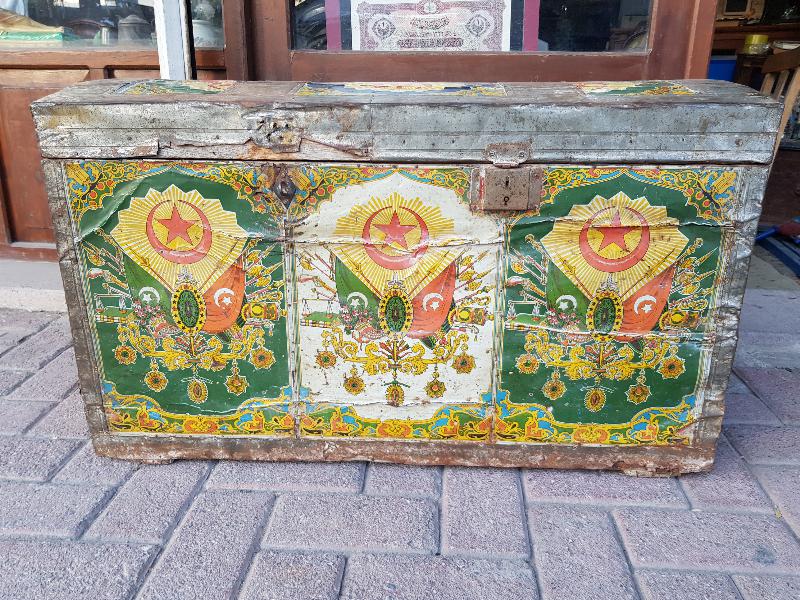 OSMANLI DEVLET ARMALARIYLA SÜSLÜ ÇEYİZ SANDIĞI