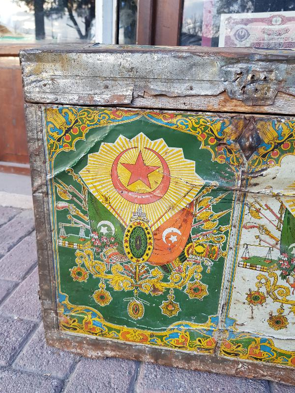 OSMANLI DEVLET ARMALARIYLA SÜSLÜ ÇEYİZ SANDIĞI