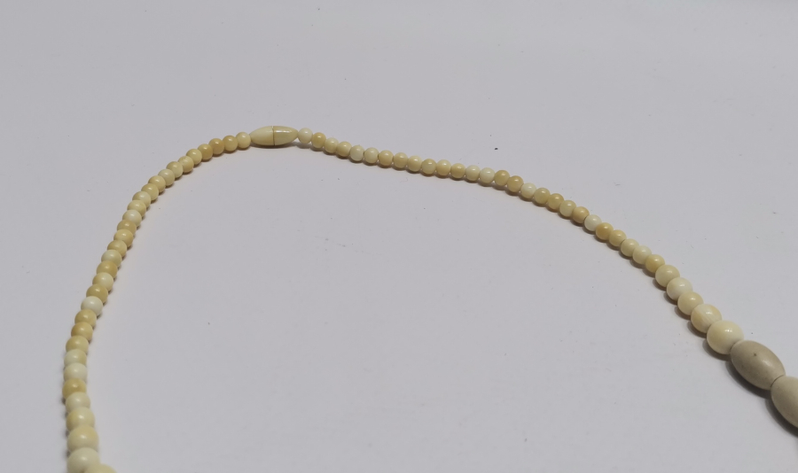 FİL DİŞİ VE BAKALİT PARÇALARLA DİZAYN EDİLMİŞ OSMANLI DÖNEMİ GERDANLIK