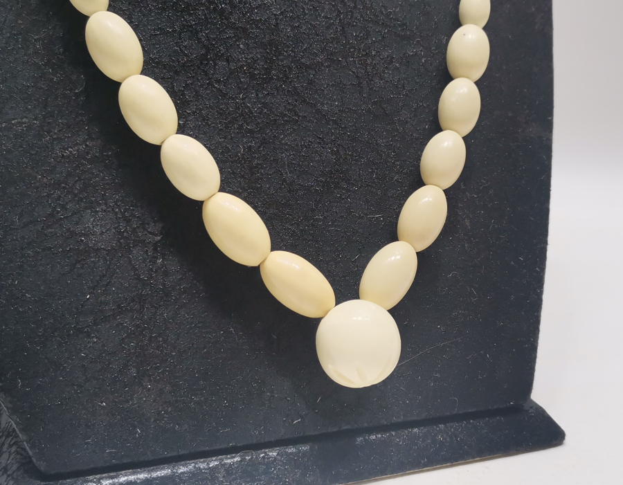 FİL DİŞİ VE BAKALİT PARÇALARLA DİZAYN EDİLMİŞ OSMANLI DÖNEMİ GERDANLIK