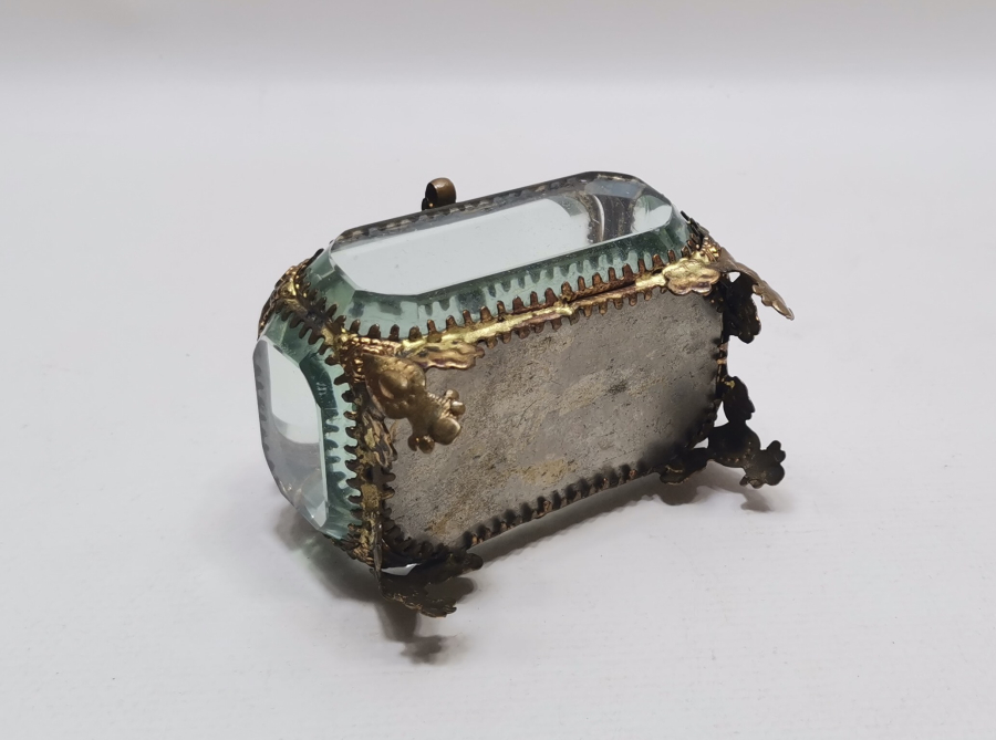 KRİSTAL CAMLI ANTİKA FRANSIZ TEŞHİR KUTUSU