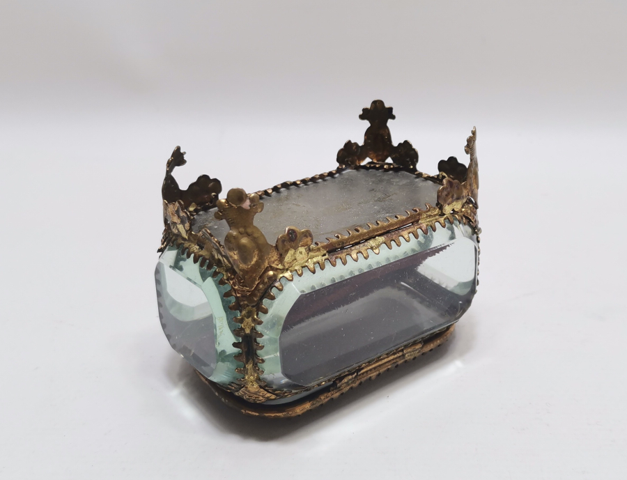 KRİSTAL CAMLI ANTİKA FRANSIZ TEŞHİR KUTUSU