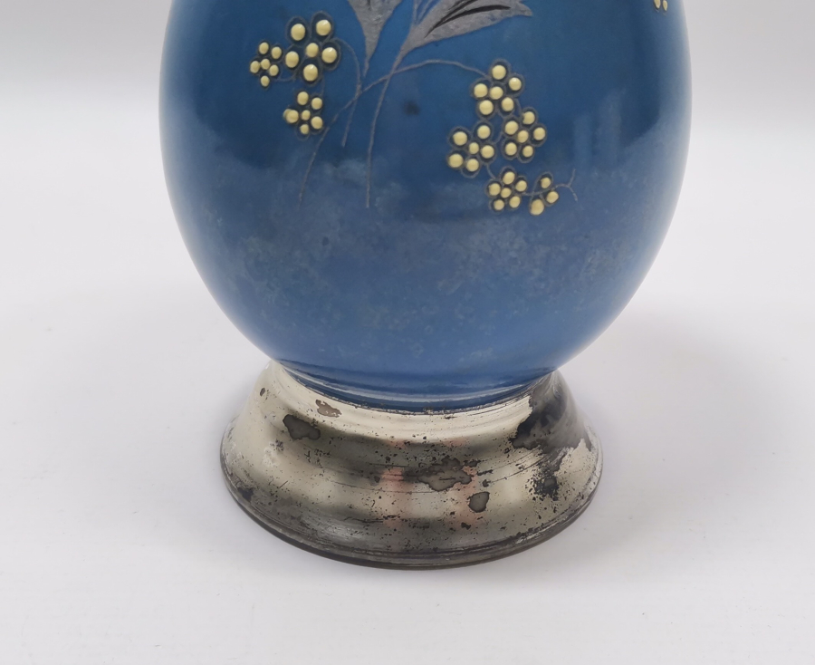 MİNE İŞÇİLİKLİ ANTİKA PORSELEN VAZO