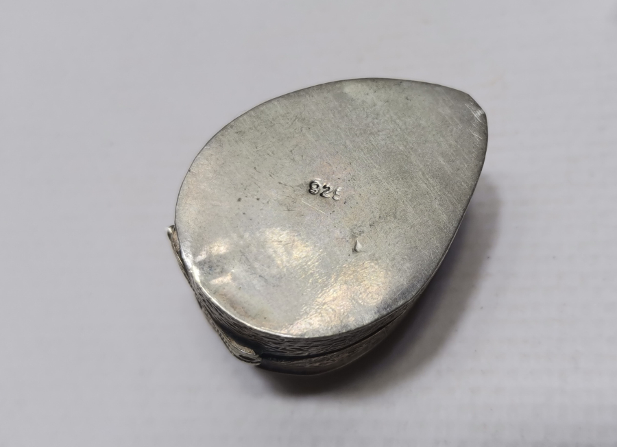 MİNE İŞÇİLİKLİ ÖZEL YAPIM ANTİKA GÜMÜŞ KUTU