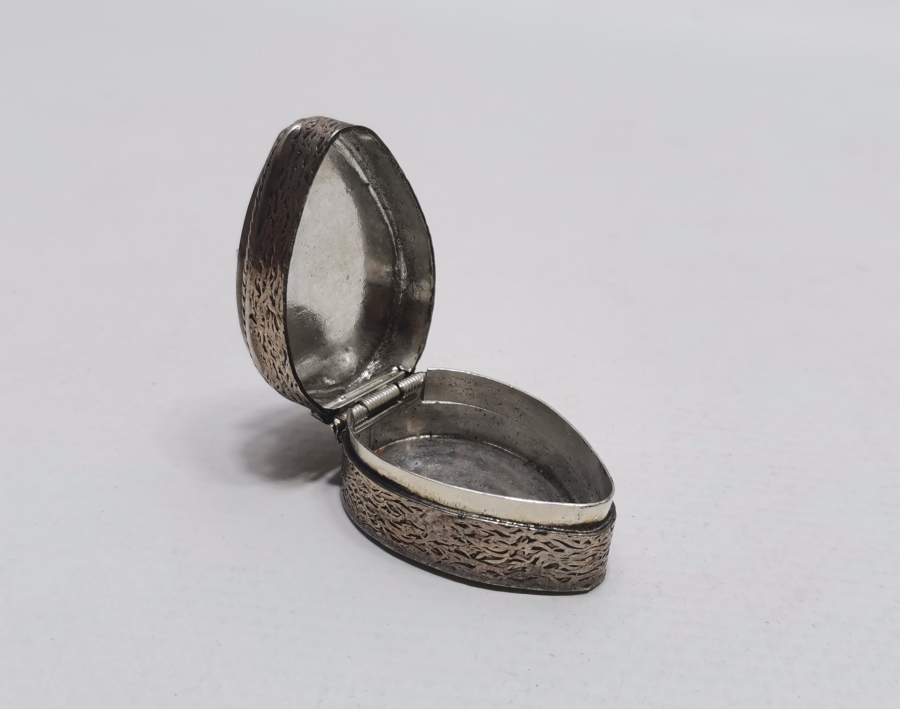 MİNE İŞÇİLİKLİ ÖZEL YAPIM ANTİKA GÜMÜŞ KUTU