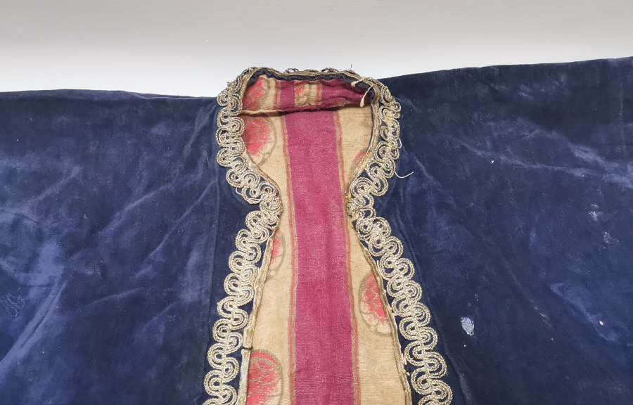 OSMANLI DÖNEMİ İPEK KADİFE ÜZERİ SIRMA İŞÇİLİKLİ GELİN CEPKENİ