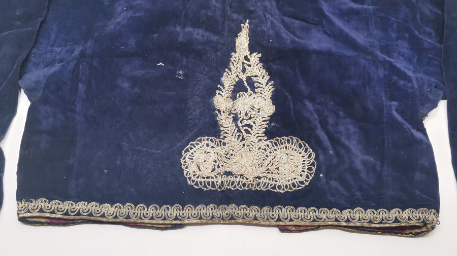 OSMANLI DÖNEMİ İPEK KADİFE ÜZERİ SIRMA İŞÇİLİKLİ GELİN CEPKENİ