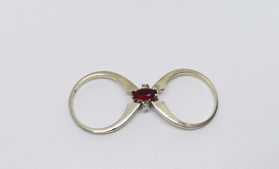 ÇİFT TARAFLI PIRLANTA TAŞLI ÖZEL YAPIM YÜZÜK