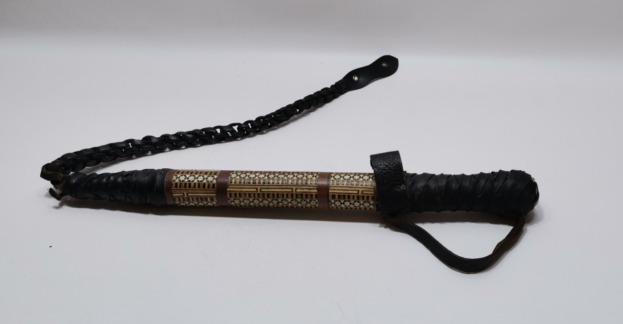 İÇİNDE GİZLİ ŞİŞ BULUNAN MARKÜTERİ İŞÇİLİKLİ ANTİKA AT KIRBACI - AT KAMÇISI