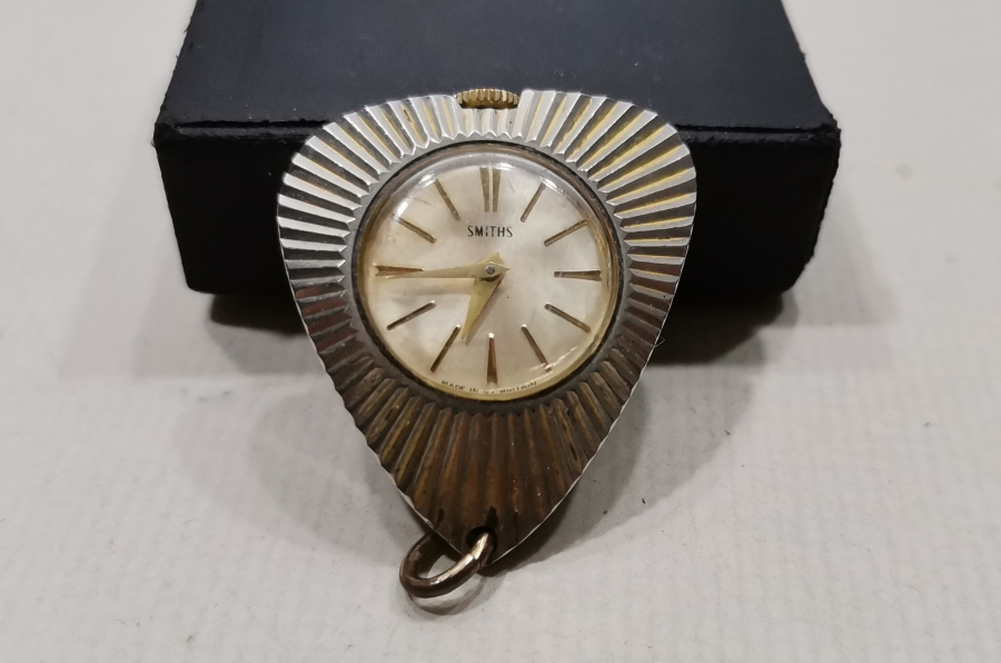 KURMALI ANTİKA KOLYE SAAT