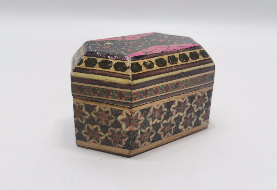 MARKÜTERİ İŞÇİLİKLİ OSMANLI DÖNEMİ KAPAKLI KUTU