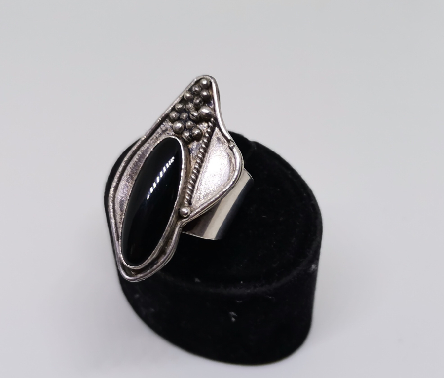 ÖZEL YAPIM OLTU TAŞLI ANTİKA GÜMÜŞ YÜZÜK