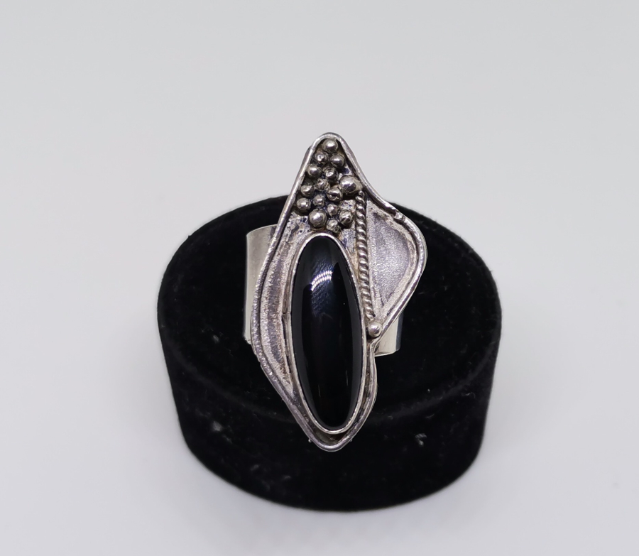 ÖZEL YAPIM OLTU TAŞLI ANTİKA GÜMÜŞ YÜZÜK