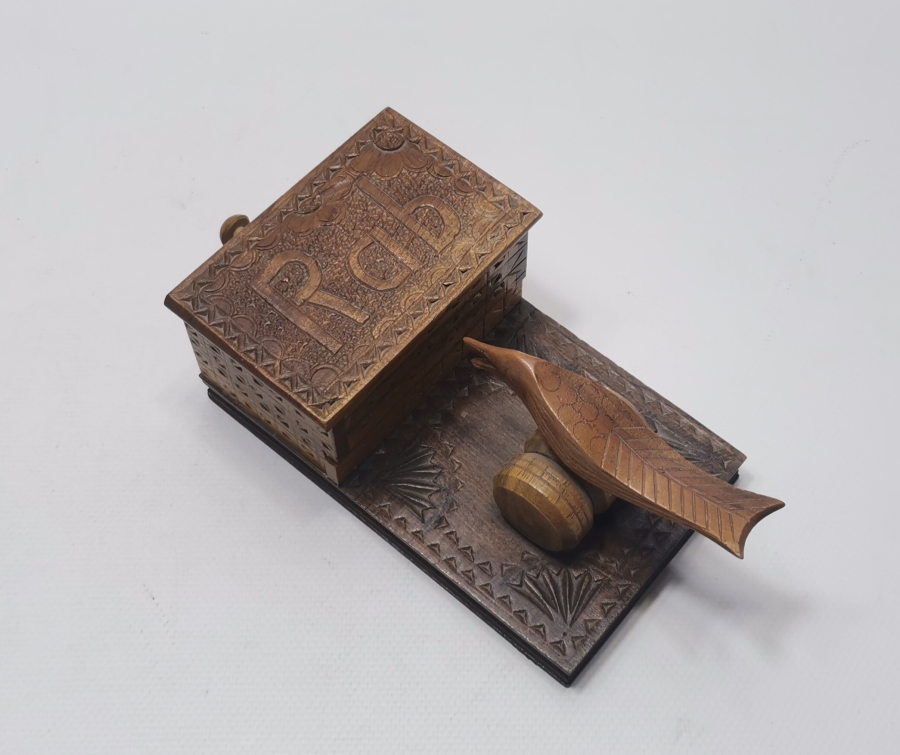 ÜZERİNDE RAB YAZILI SİNOP CEZAEVİ HATIRASI EL OYMA AHŞAP SİGARALIK