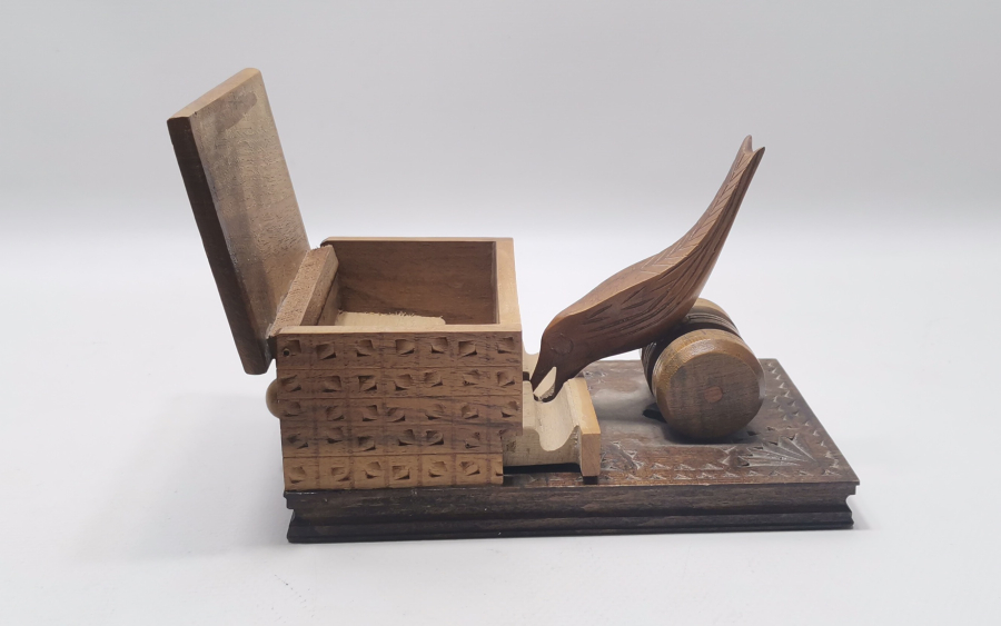 ÜZERİNDE RAB YAZILI SİNOP CEZAEVİ HATIRASI EL OYMA AHŞAP SİGARALIK