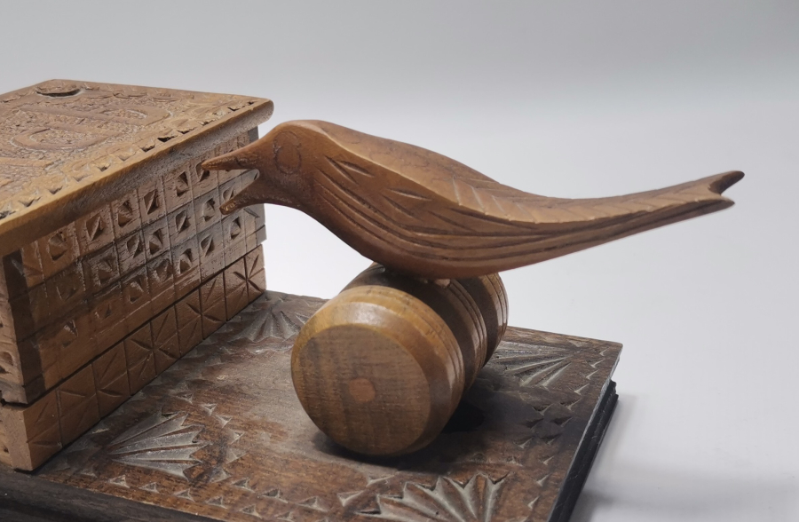 ÜZERİNDE RAB YAZILI SİNOP CEZAEVİ HATIRASI EL OYMA AHŞAP SİGARALIK