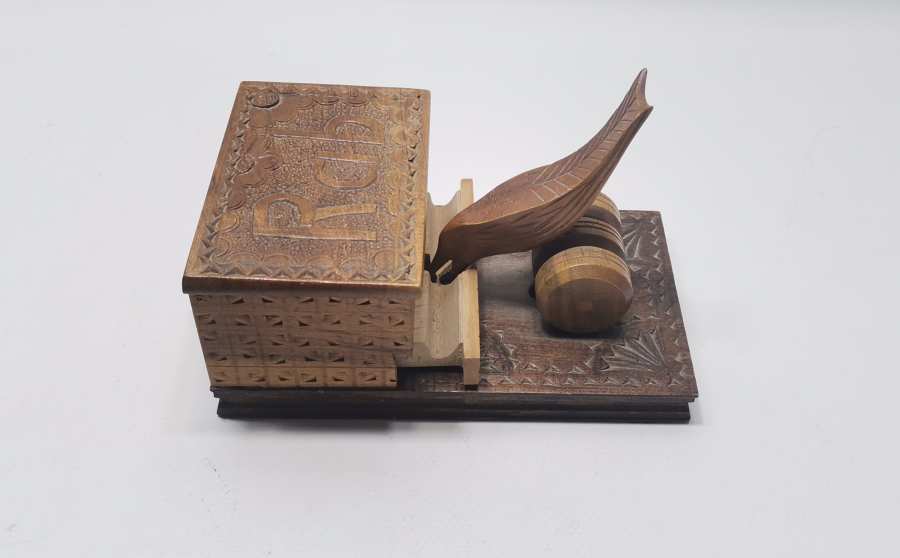 ÜZERİNDE RAB YAZILI SİNOP CEZAEVİ HATIRASI EL OYMA AHŞAP SİGARALIK