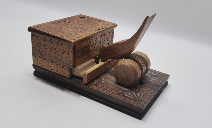 ÜZERİNDE RAB YAZILI SİNOP CEZAEVİ HATIRASI EL OYMA AHŞAP SİGARALIK