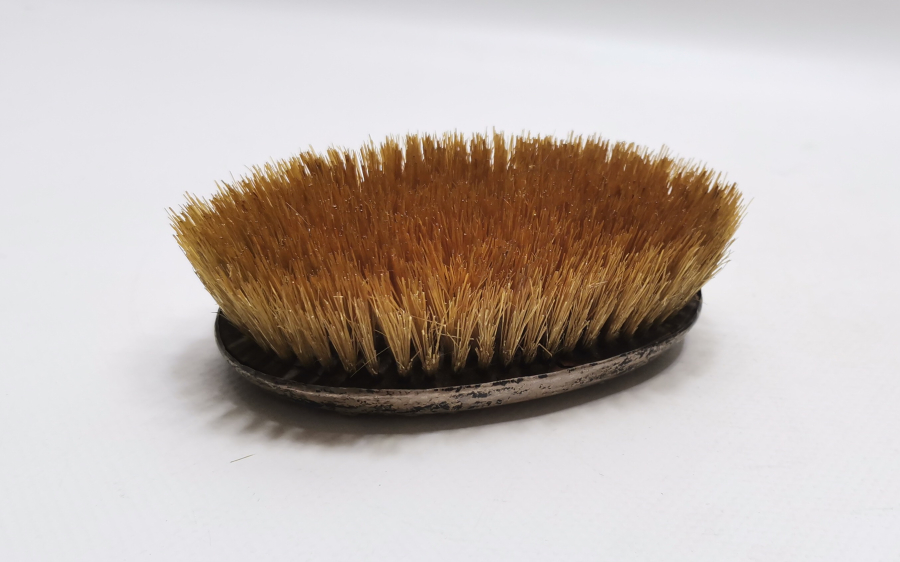 1900 BAŞLARI ANTİKA GÜMÜŞ İNGİLİZ ELBİSE FIRÇASI