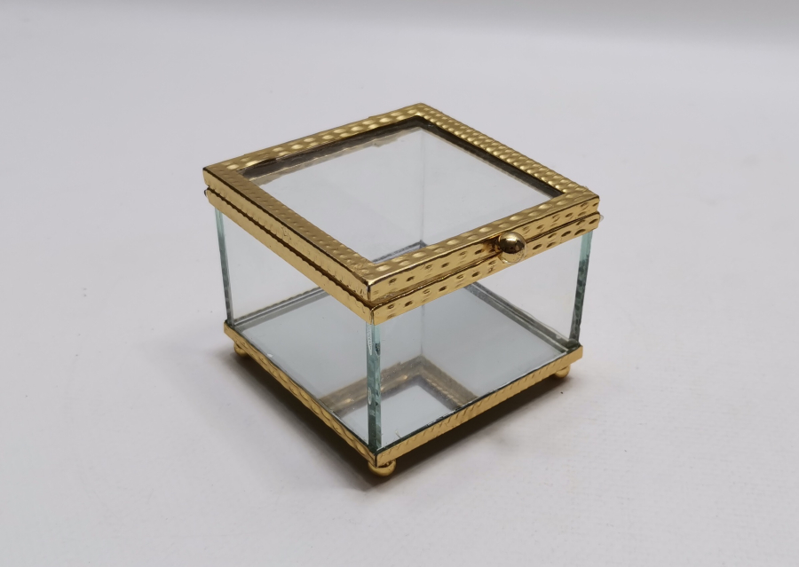 ANTİKA CAMEKANLI TEŞHİR KUTUSU