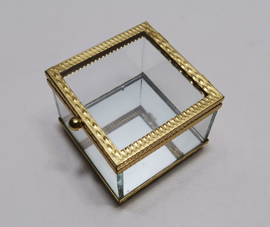 ANTİKA CAMEKANLI TEŞHİR KUTUSU