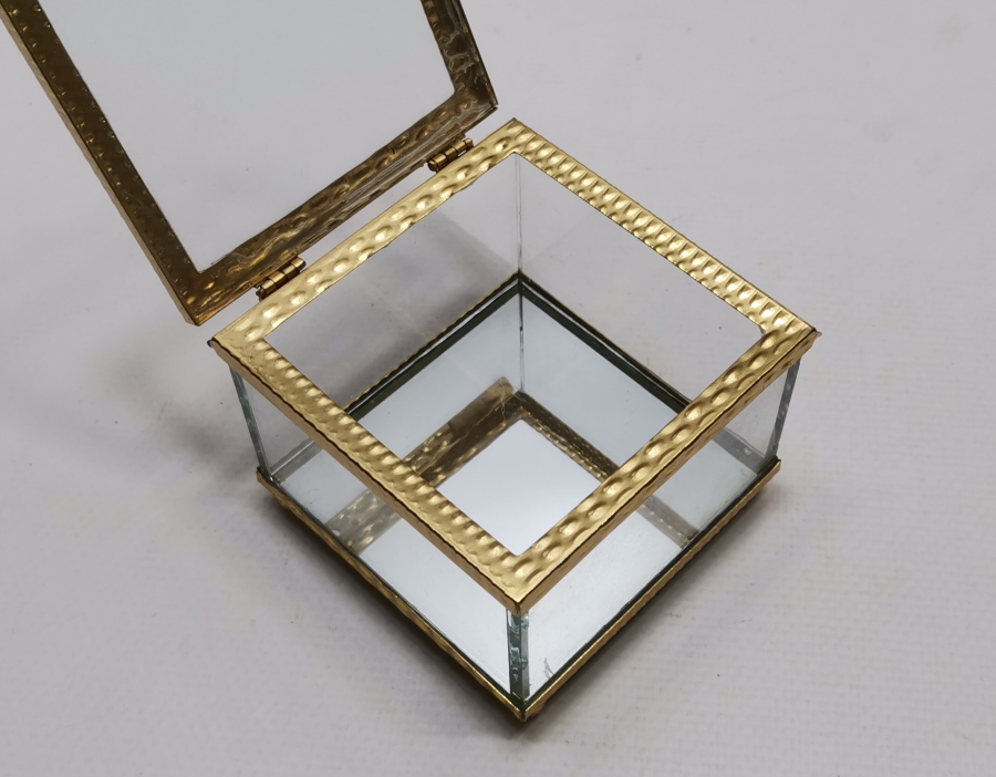 ANTİKA CAMEKANLI TEŞHİR KUTUSU