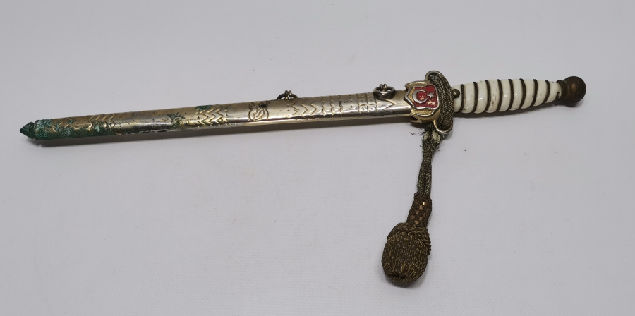 FINDIK PÜSKÜLÜ İLE ANTİKA SUBAY MEÇİ