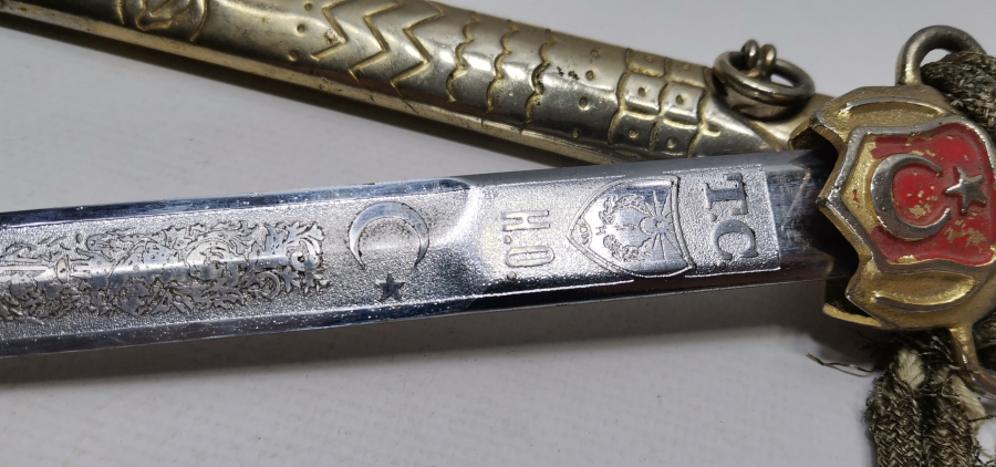 FINDIK PÜSKÜLÜ İLE ANTİKA SUBAY MEÇİ