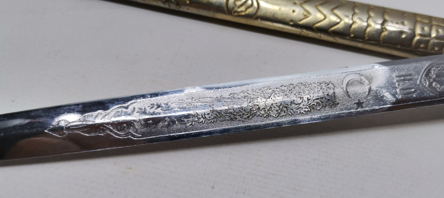 FINDIK PÜSKÜLÜ İLE ANTİKA SUBAY MEÇİ