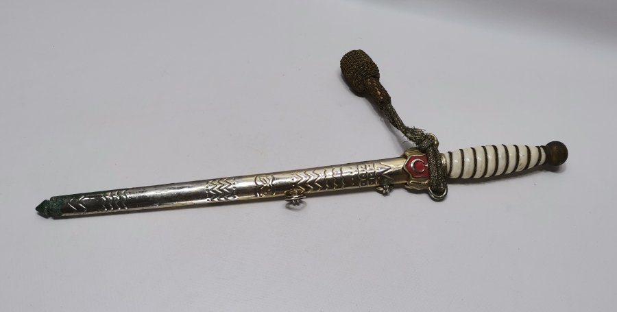 FINDIK PÜSKÜLÜ İLE ANTİKA SUBAY MEÇİ