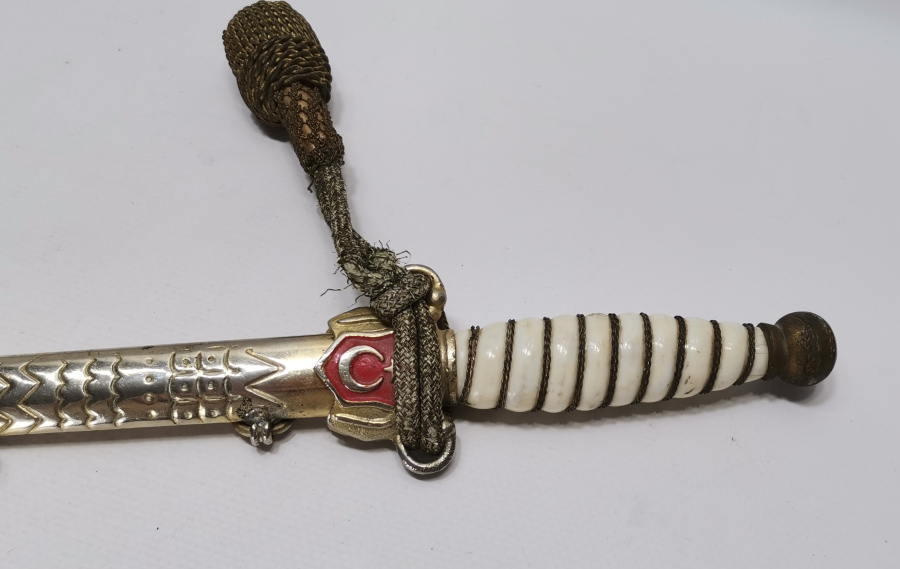 FINDIK PÜSKÜLÜ İLE ANTİKA SUBAY MEÇİ