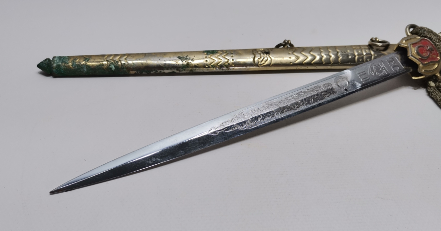 FINDIK PÜSKÜLÜ İLE ANTİKA SUBAY MEÇİ