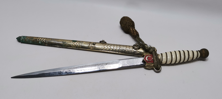 FINDIK PÜSKÜLÜ İLE ANTİKA SUBAY MEÇİ