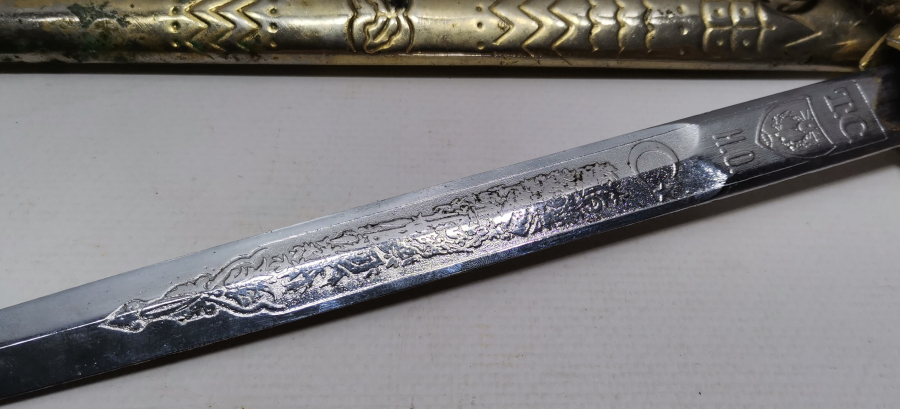 FINDIK PÜSKÜLÜ İLE ANTİKA SUBAY MEÇİ