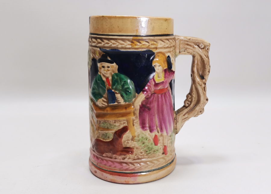 KABARTMA İŞÇİLİKLİ ANTİKA BİRA BARDAĞI