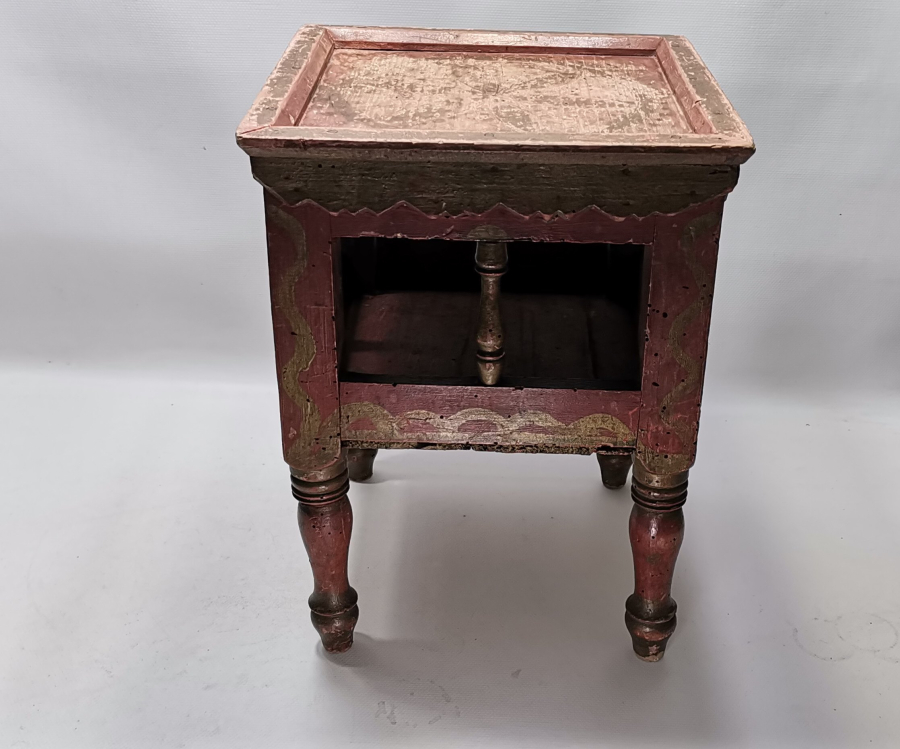 OSMANLI DÖNEMİ KÖK BOYALI EDİRNEKARİ KAHVECİ MASASI