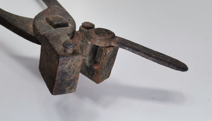 OSMANLI DÖNEMİ NADİR KARADAĞLI TABANCASI KURŞUNU KALIBI