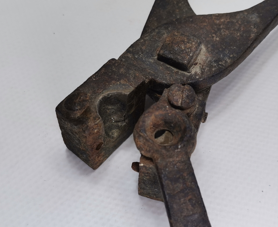 OSMANLI DÖNEMİ NADİR KARADAĞLI TABANCASI KURŞUNU KALIBI