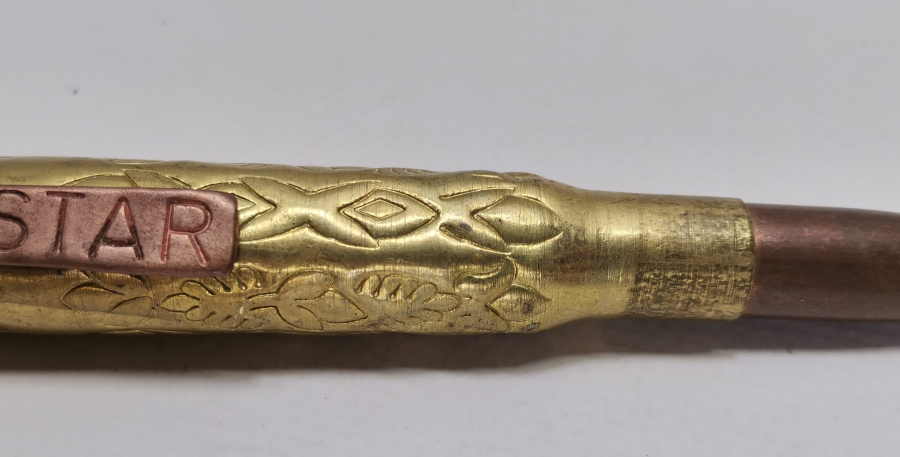 SREBRENİTSA SOY KIRIMINDA KULLANILMIŞ MERMİLERDEN BİRİYLE YAPILMIŞ HATIRA MERMİ KALEM