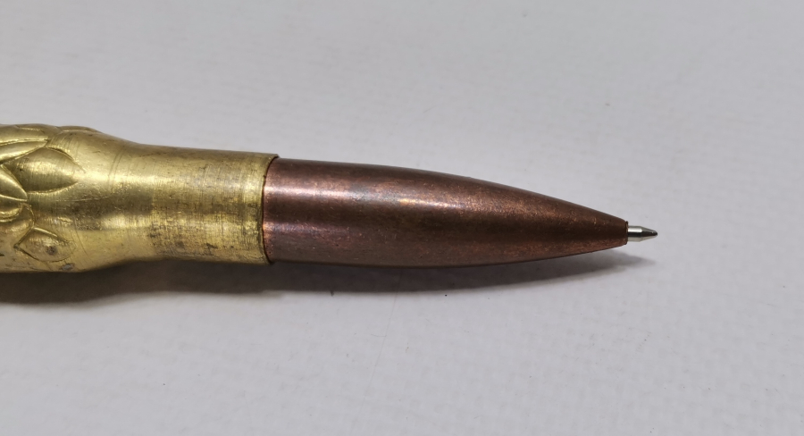 SREBRENİTSA SOY KIRIMINDA KULLANILMIŞ MERMİLERDEN BİRİYLE YAPILMIŞ HATIRA MERMİ KALEM