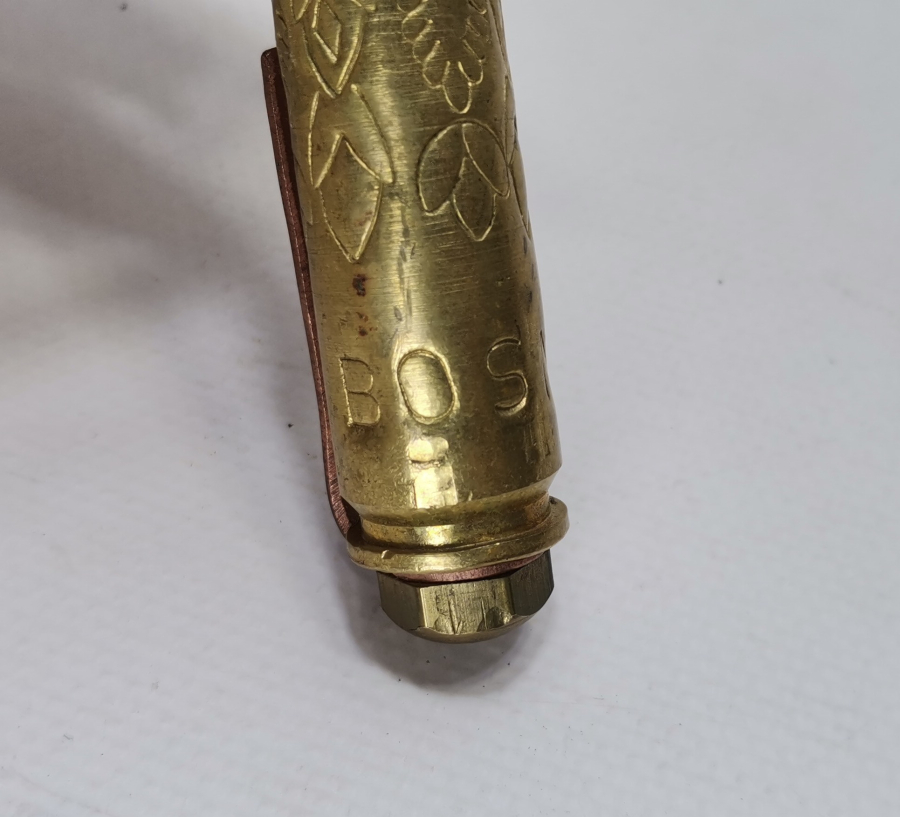 SREBRENİTSA SOY KIRIMINDA KULLANILMIŞ MERMİLERDEN BİRİYLE YAPILMIŞ HATIRA MERMİ KALEM