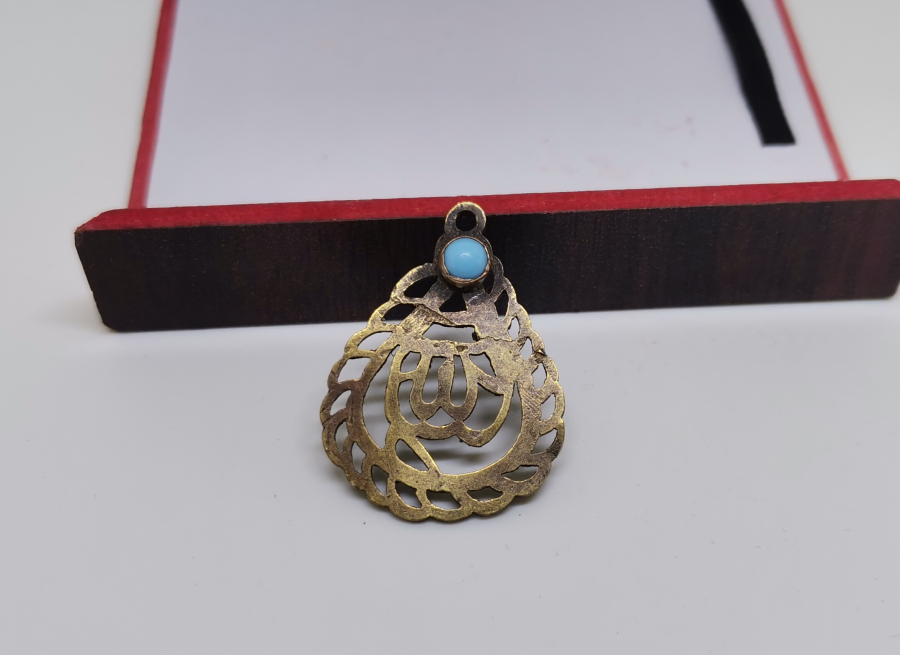 TURKUAZ TAŞLI ARMUDİ FORMDA ALTIN KOLYE